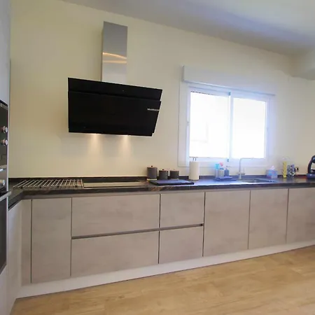 1166 Modern Luxury With Panoramic Golf Views *
